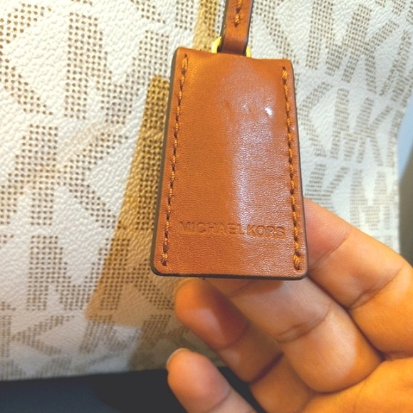 Michael Kors tote - Picture 4 of 12